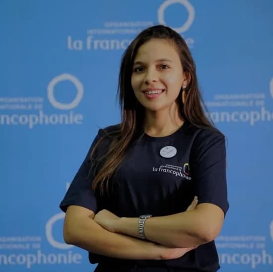 Portrait de la journaliste Ibtihel Aissa